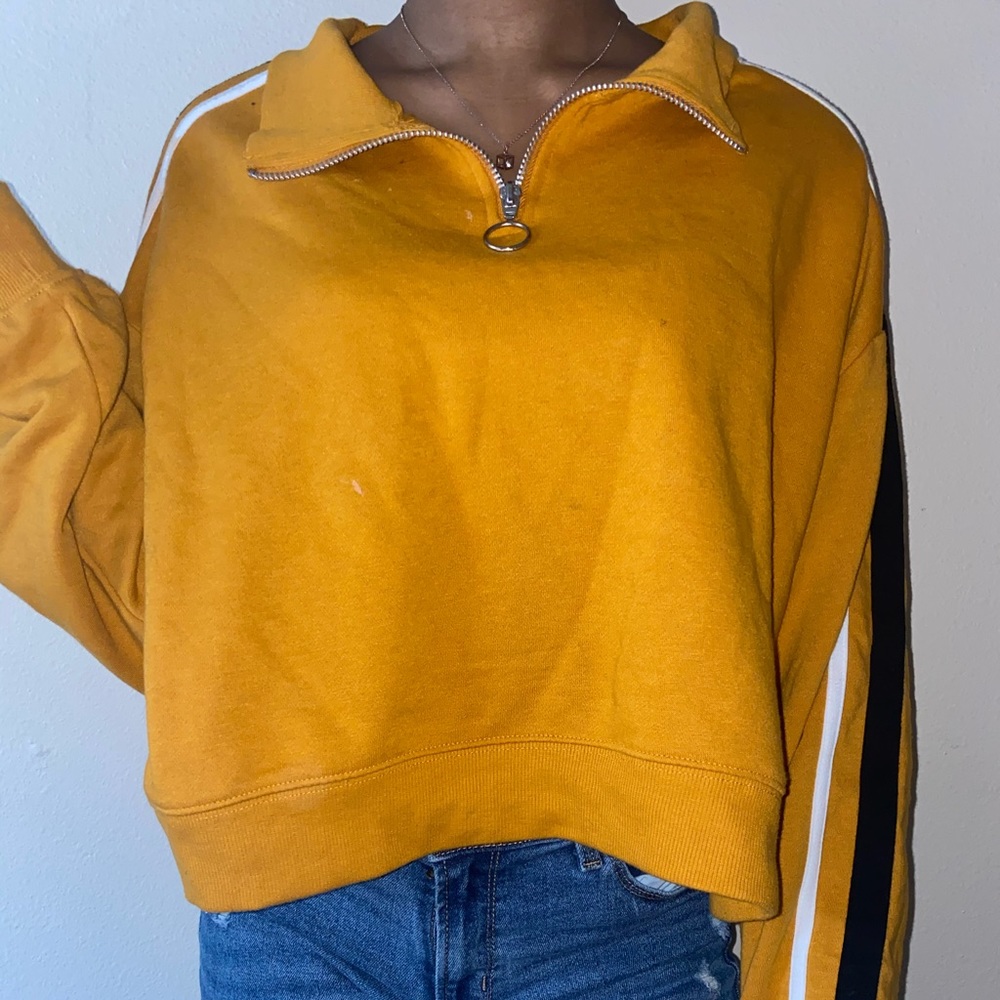 Cropped Crew Neck Sweatshirt SZ L